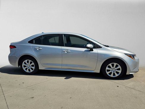Certified 2025 Toyota Corolla LE FWD image 2