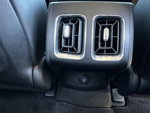 Used 2024 Kia Sorento S image 21