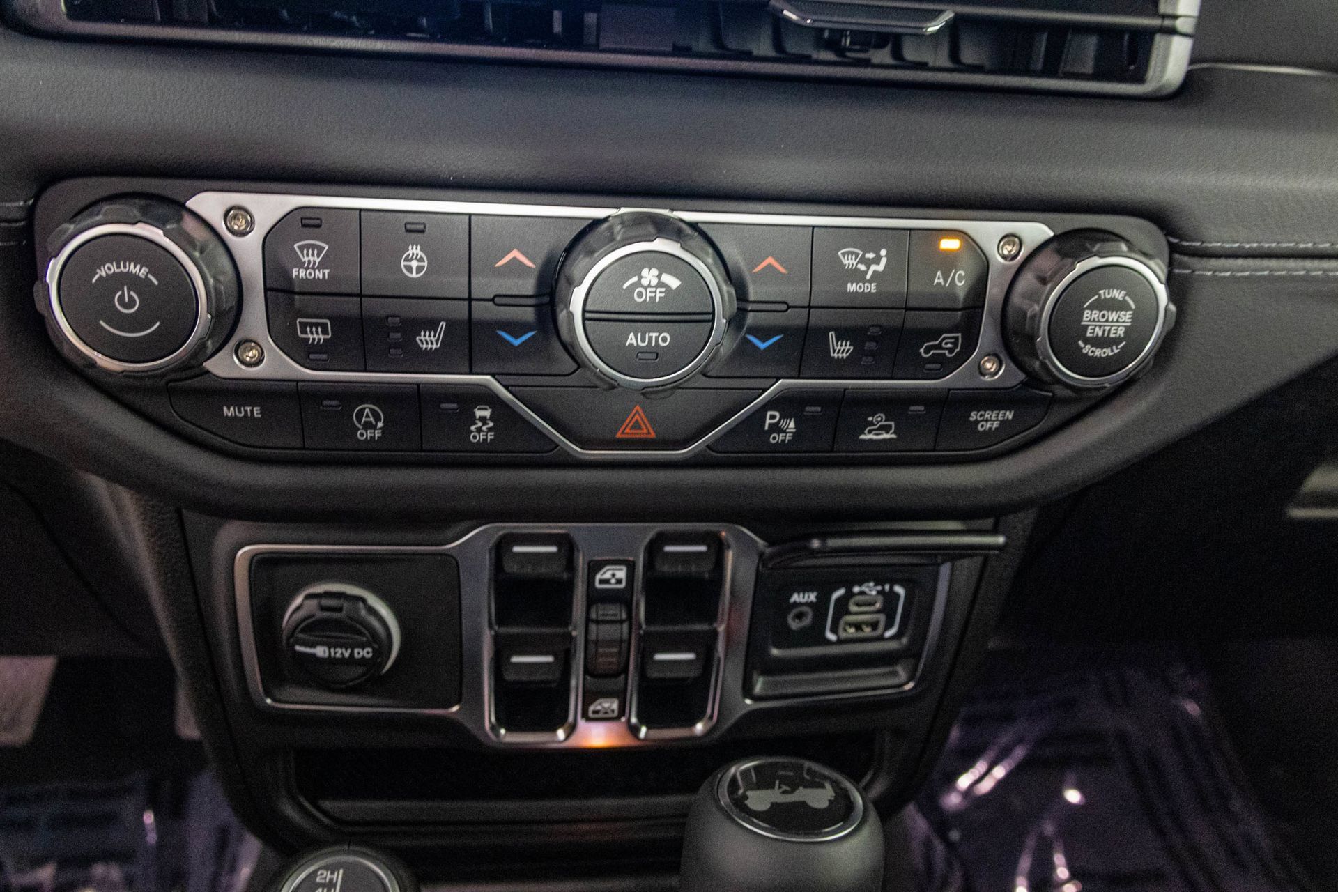 New 2027 Jeep Wrangler Unlimited Sahara AWD/4WD image 26