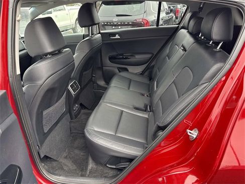 Used 2021 Kia Sportage EX w/ EX Technology Package image 17