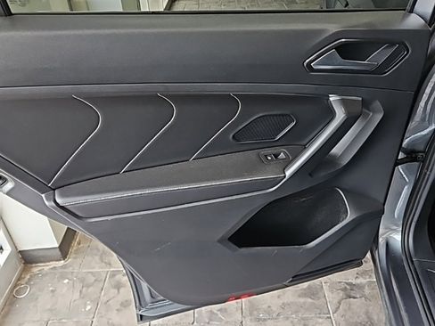 Used 2022 Volkswagen Tiguan SE image 20