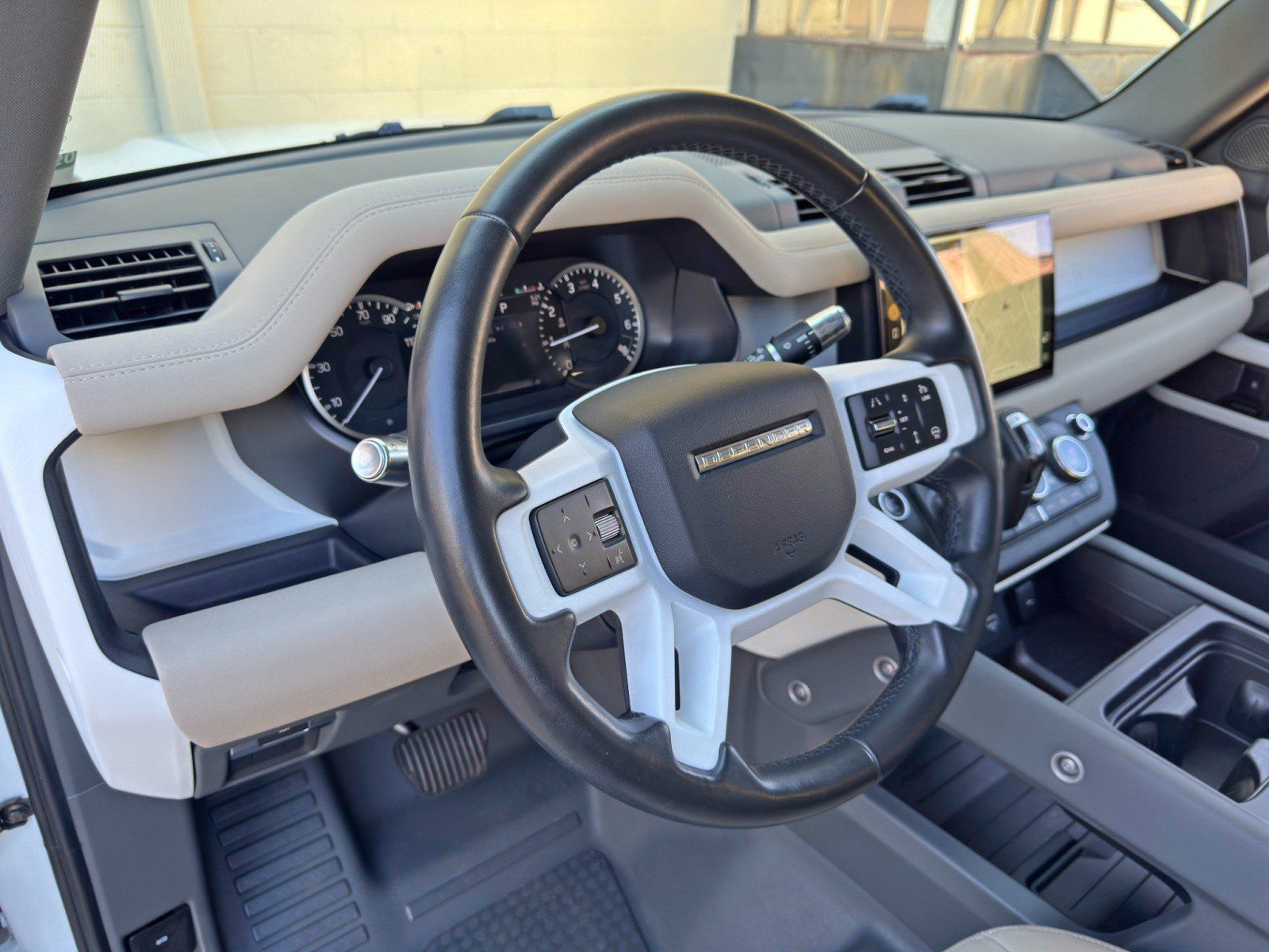 Used 2022 Land Rover Defender 110 S AWD/4WD image 15