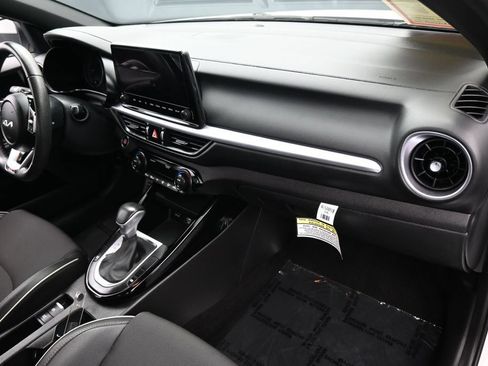 Used 2022 Kia Forte GT-Line w/ GT-Line Technology Package FWD image 39