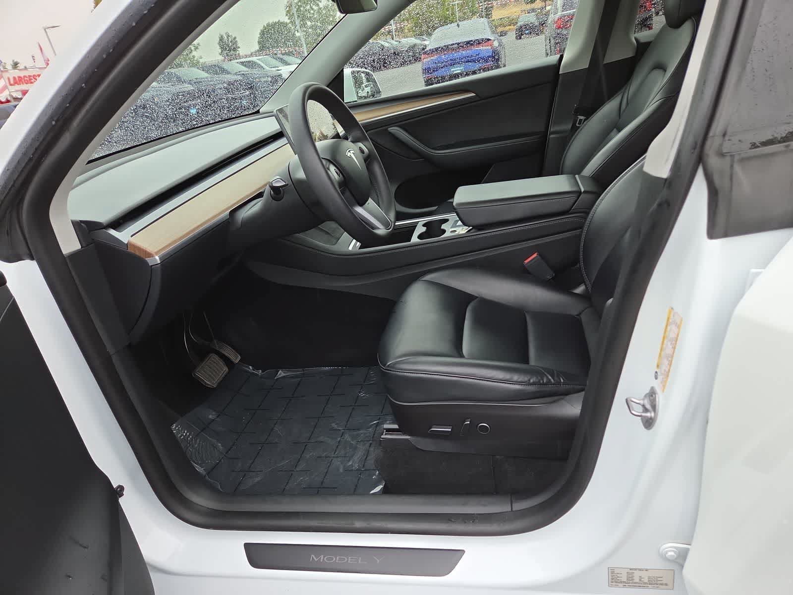 Used 2022 Tesla Model Y Long Range AWD/4WD image 19