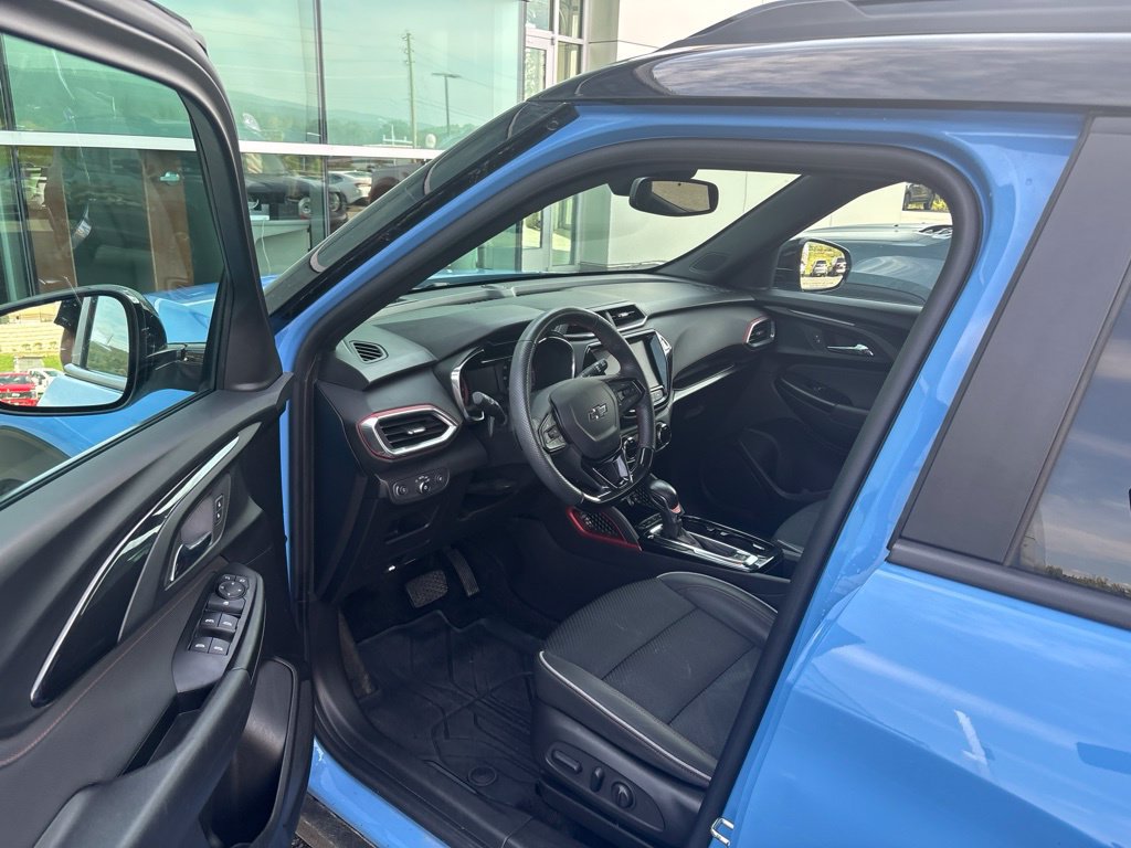 Used 2023 Chevrolet TrailBlazer RS w/ Convenience Package AWD/4WD image 6