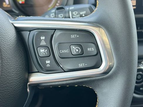 Used 2024 Jeep Wrangler Unlimited Sahara AWD/4WD image 22