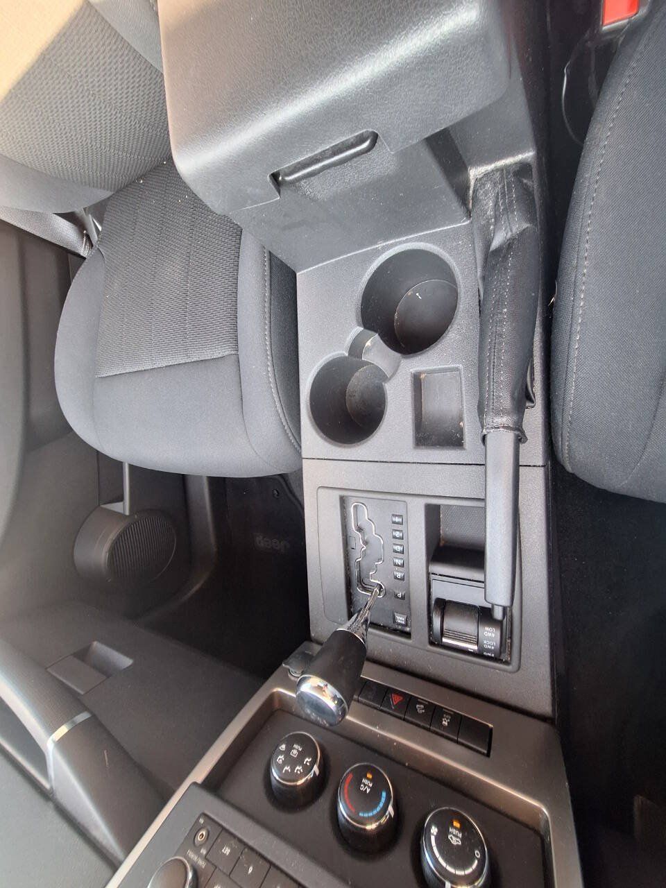Used 2012 Jeep Liberty Sport w/ Popular Equipment Group AWD/4WD image 12