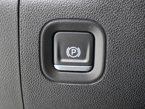 Used 2020 GMC Sierra 1500 SLE w/ SLE Value Package RWD image 22
