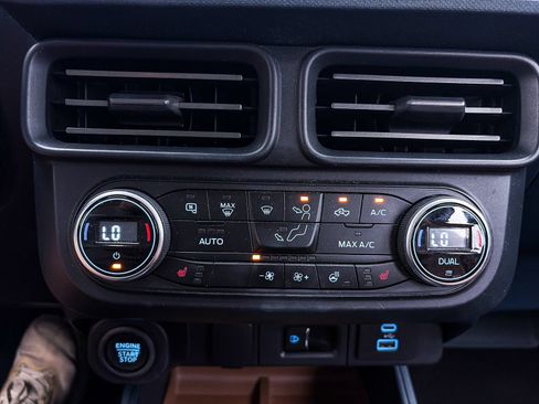 Used 2022 Ford Maverick Lariat w/ Lariat Luxury Package FWD image 27