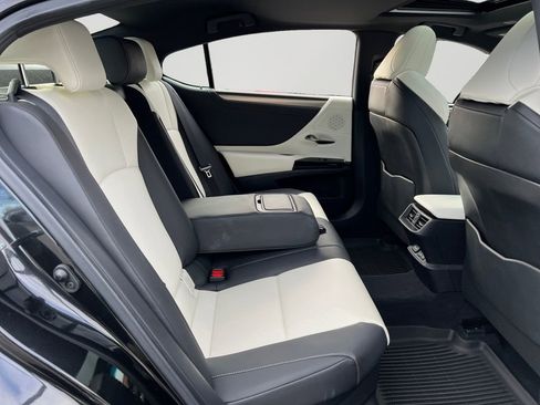 Certified 2025 Lexus ES 300h F Sport image 8