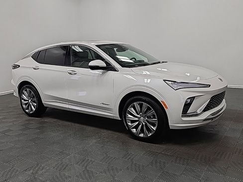 New 2026 Buick Envista Avenir image 2