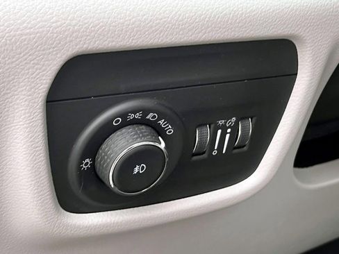 Certified 2023 Jeep Grand Cherokee L Overland w/ Luxury Tech Group IV AWD/4WD image 21