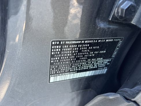 Certified 2022 Volkswagen Taos SE w/ IQ.Drive SE Package image 31