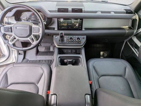 Used 2024 Land Rover Defender 110 S image 16