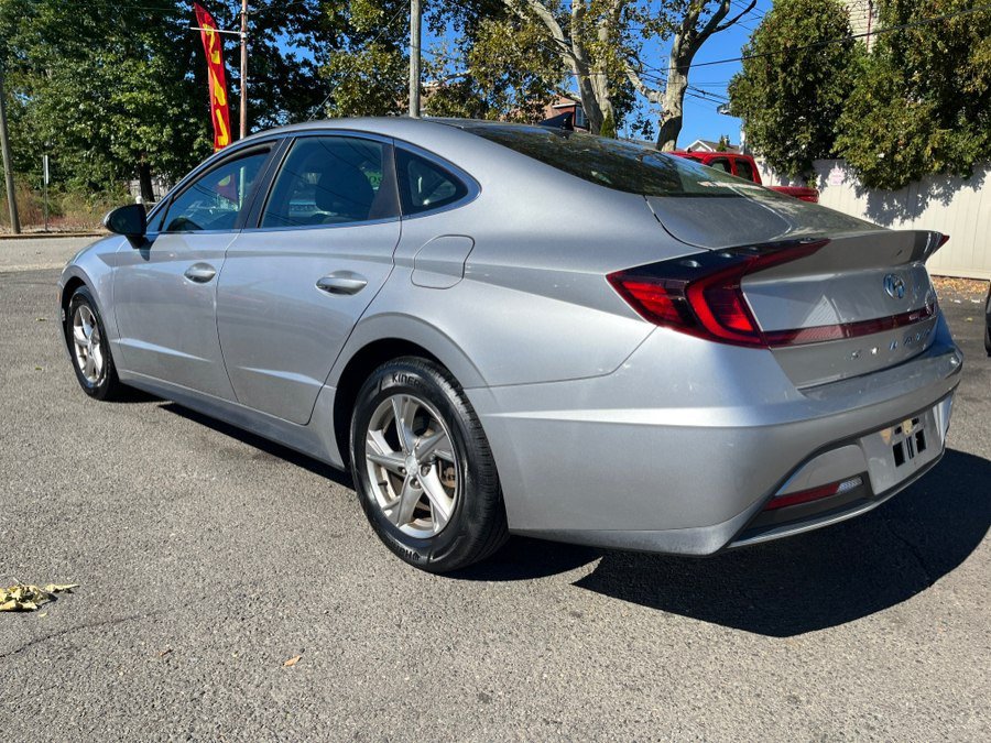 Used 2022 Hyundai Sonata SE w/ Preferred Accessory Package FWD image 3