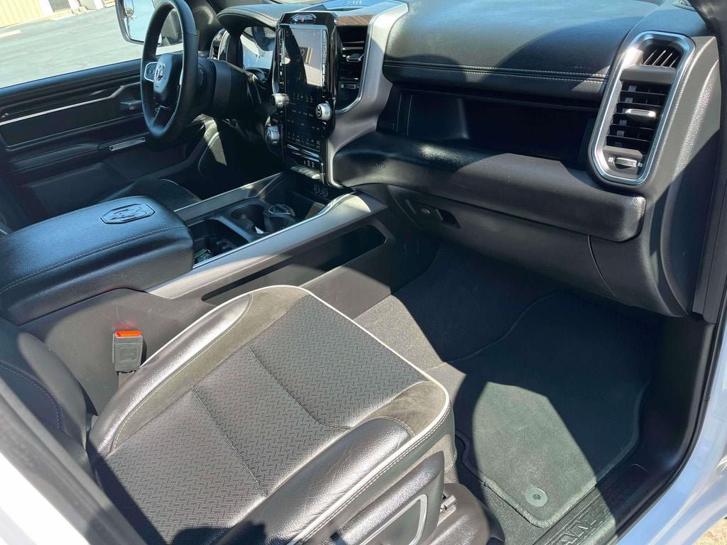 Used 2025 RAM 1500 Laramie AWD/4WD image 21