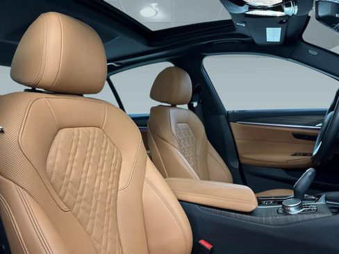 Certified 2023 BMW 530i w/ Convenience Package image 31