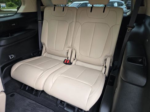 Used 2022 Jeep Grand Cherokee L Limited RWD image 18