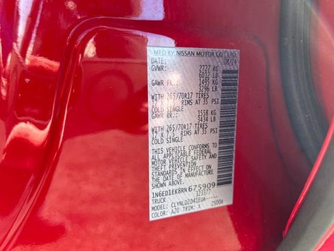Used 2024 Nissan Frontier 4x4 Crew Cab image 17