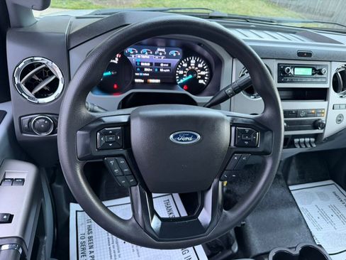 Used 2022 Ford F650 2WD Regular Cab Super Duty image 31