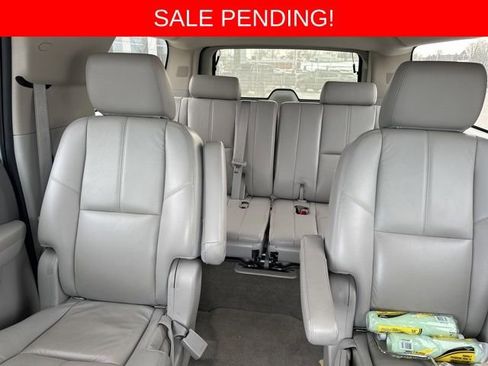 Used 2013 Chevrolet Suburban 2500 LT w/ Luxury Package image 18