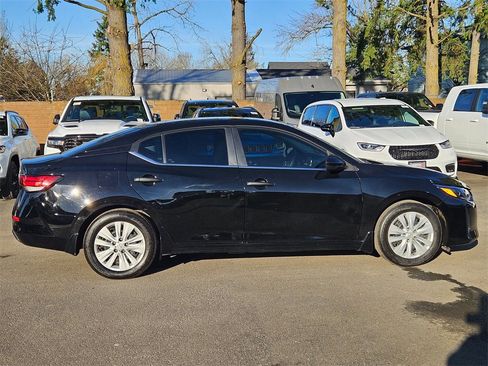 Used 2024 Nissan Sentra S image 8