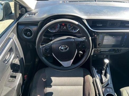 Used 2018 Toyota Corolla LE w/ Carpet Mat Package (TMS) image 9