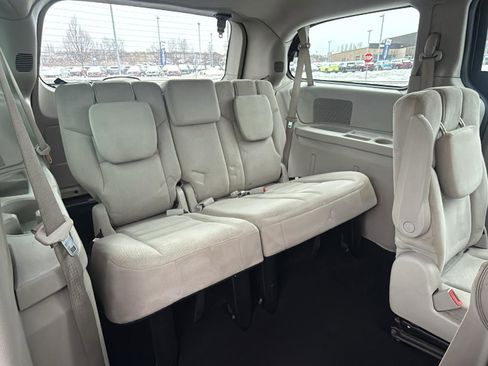 Used 2015 Dodge Grand Caravan American Value Package w/ UConnect Hands-Free Group image 21