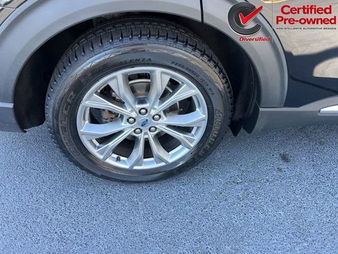 Used 2020 Ford Explorer XLT w/ Equipment Group 202A RWD image 17