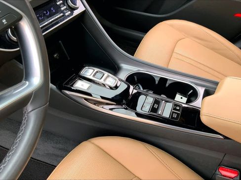Used 2022 Hyundai Sonata Limited image 17