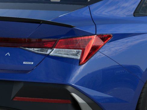 New 2025 Hyundai Elantra SEL image 10