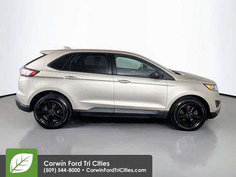 Used 2017 Ford Edge SE w/ Cargo Accessory Package image 18