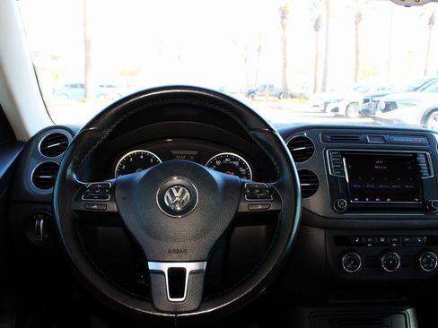 Used 2017 Volkswagen Tiguan S image 26