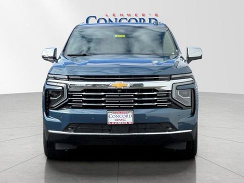 Used 2025 Chevrolet Suburban Premier image 9