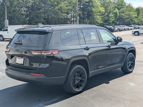 Used 2024 Jeep Grand Cherokee L Laredo AWD/4WD image 7