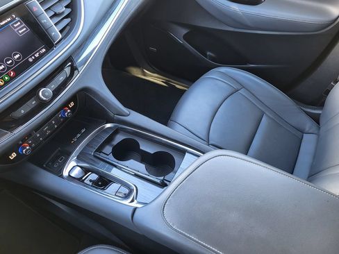Used 2024 Buick Enclave Premium AWD/4WD image 15