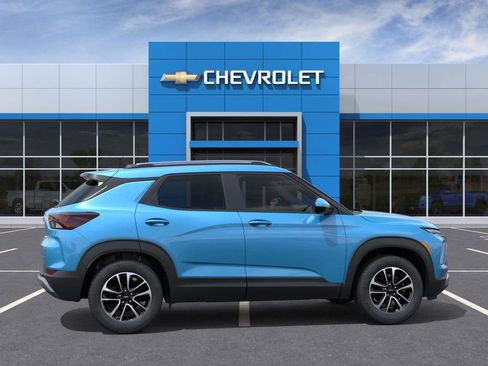 New 2026 Chevrolet TrailBlazer LT w/ Convenience Package FWD image 5