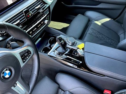 Used 2023 BMW 530i w/ M Sport Package RWD image 9