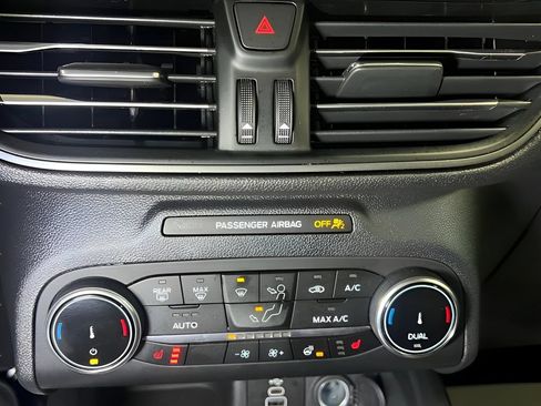 Used 2025 Ford Escape Active w/ Cold Weather Package FWD image 24