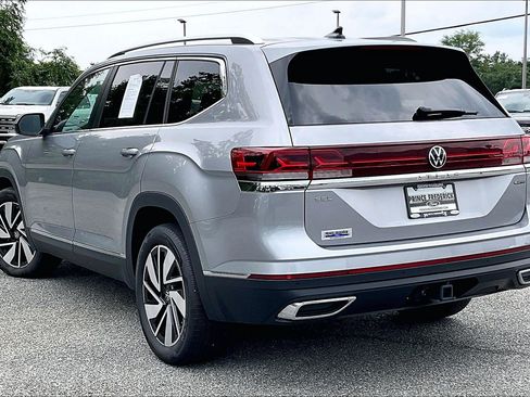 Used 2025 Volkswagen Atlas SEL AWD/4WD image 12