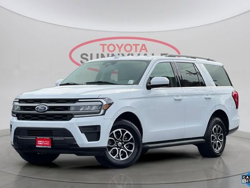 Used 2024 Ford Expedition XLT image 1