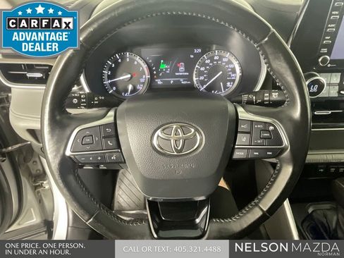 Used 2021 Toyota Highlander XLE AWD/4WD image 42