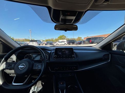Used 2024 Nissan Rogue S AWD/4WD image 32