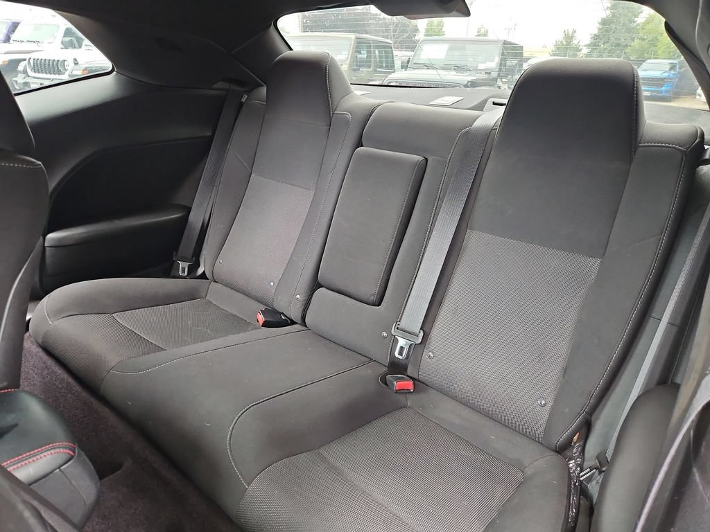 Used 2016 Dodge Challenger R/T RWD image 14