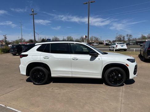 New 2026 Volkswagen Tiguan SE R-Line AWD/4WD image 3