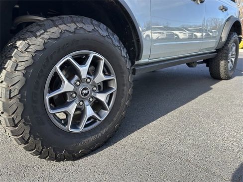 Certified 2023 Ford Bronco Badlands image 12