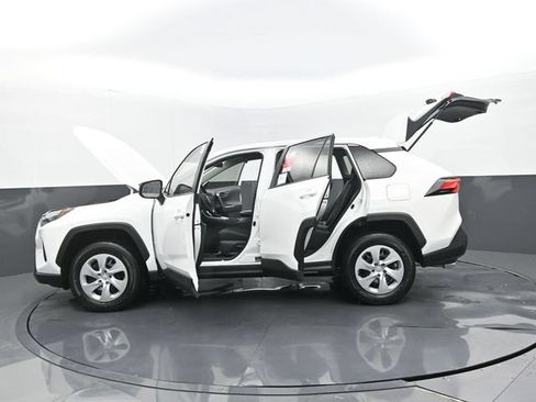 Used 2025 Toyota RAV4 LE FWD image 31