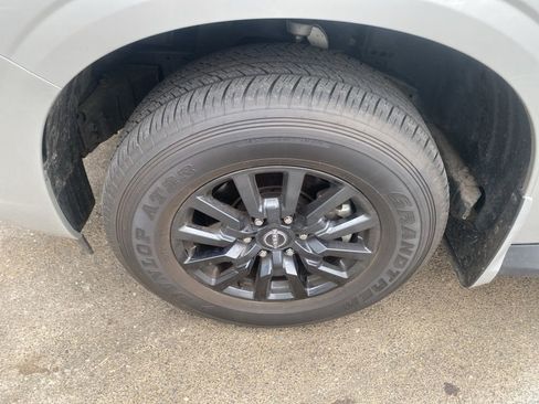 Used 2025 Nissan Armada SV image 9