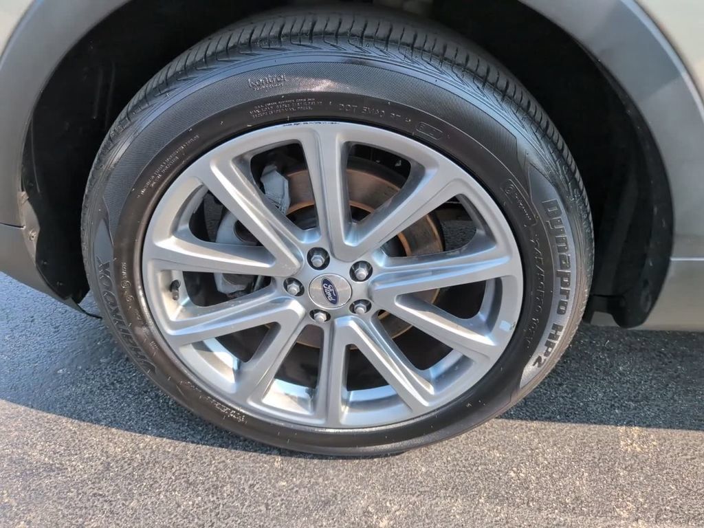 Used 2017 Ford Explorer Limited FWD image 10