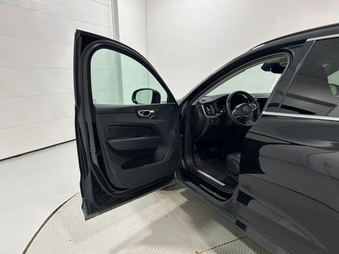 Used 2022 Volvo XC60 B5 Momentum AWD/4WD image 23